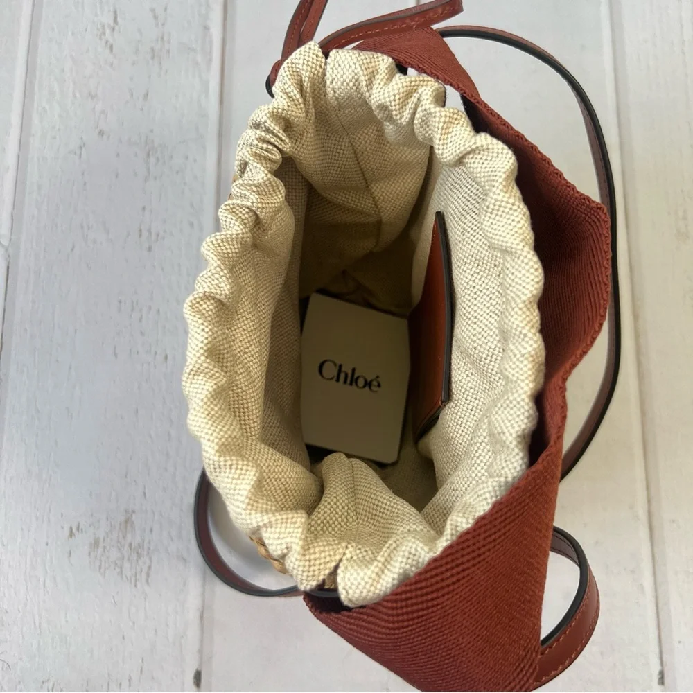 Chloé Small Horse Medal Basket In Natural Fibers; Sepia Brown - Picture 8 of 9